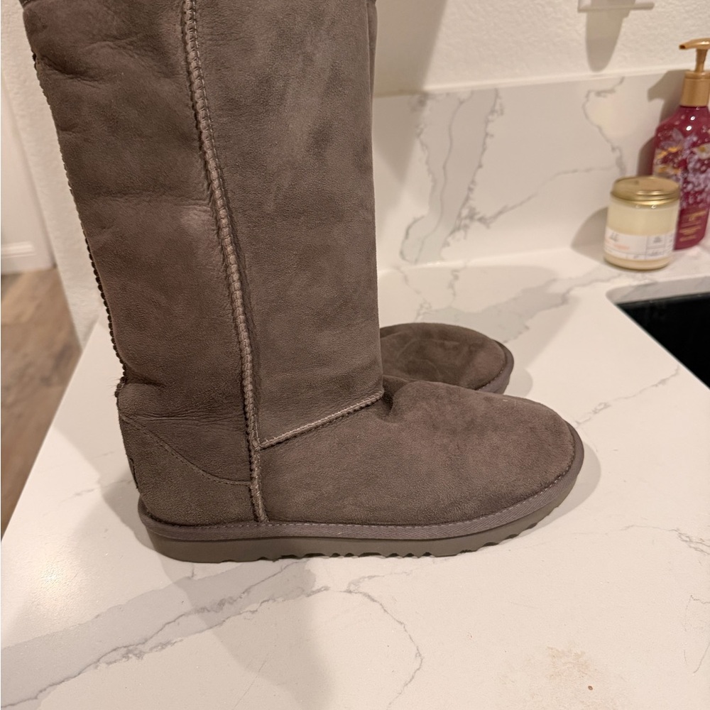 UGG Gray Suede Winter Boots
